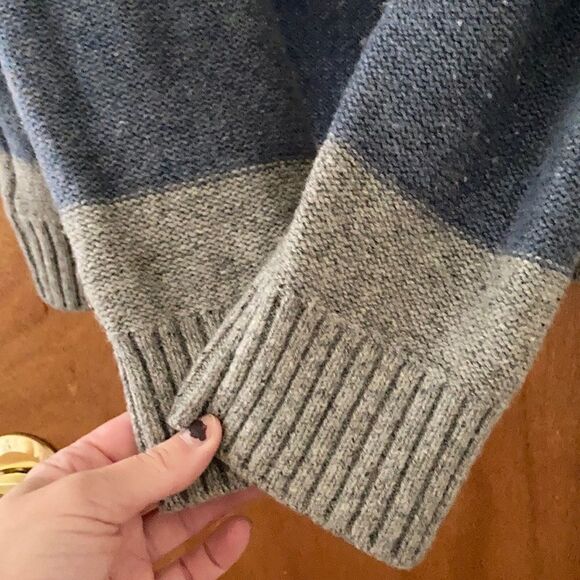 Gap Lambswool Blend Sweater - Picture 6 of 7